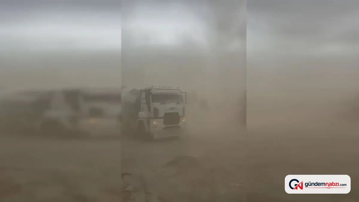Bingöl'de kuvvetli rüzgar çatıları uçurdu