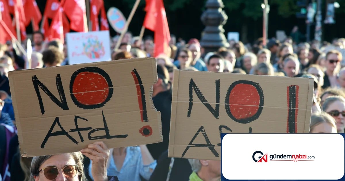 Almanya'da aşırı sağcı AfD'ye karşı binlerce kişi sokağa çıktı