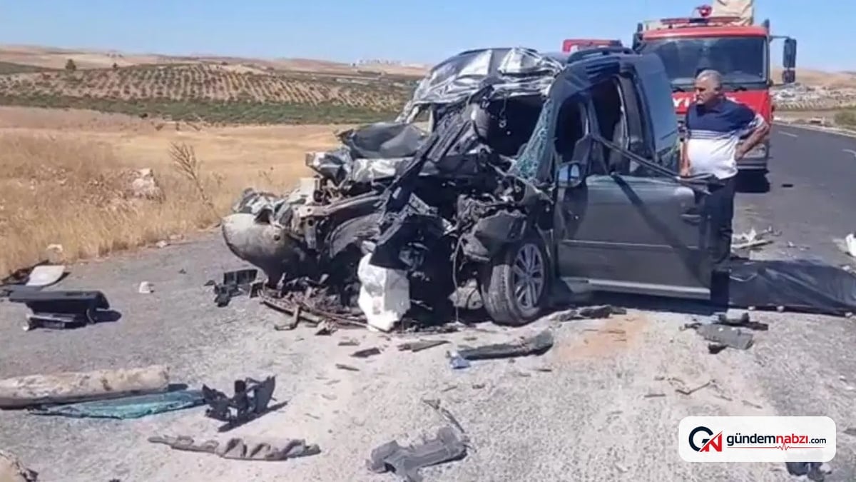 Şanlıurfa'da hafif ticari araç kamyona çarptı: 4 kişi hayatını kaybetti