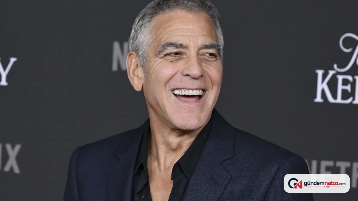 George Clooney, oyunculuk için yönetmenlikten geri adım attı