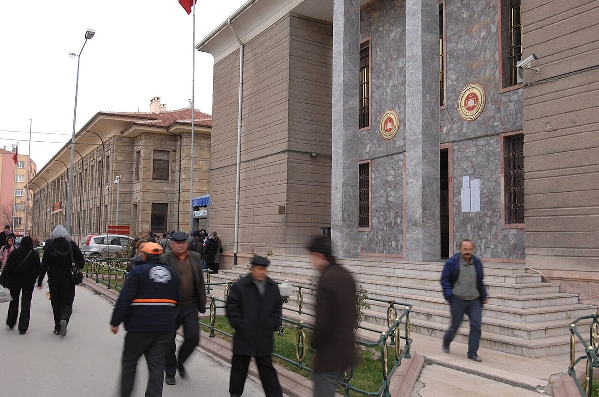Adalet Bakanı Gürlek: 98 bin siteye erişim engeli getirildi