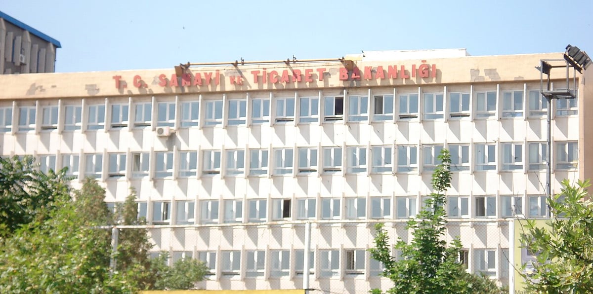 Ticaret Bakanlığı, kadın kooperatiflerinin e-ticaretteki rekabet gücünü artırmak için protokol imzaladı
