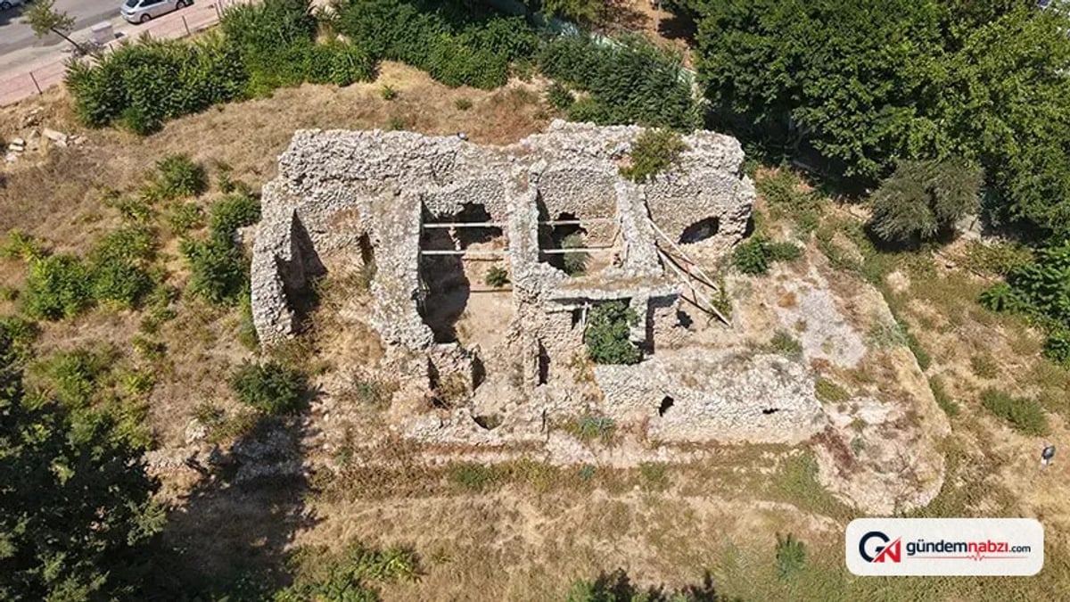Antalya'daki 1700 yıllık Roma Hamamı, geçmişe tanıklık ediyor
