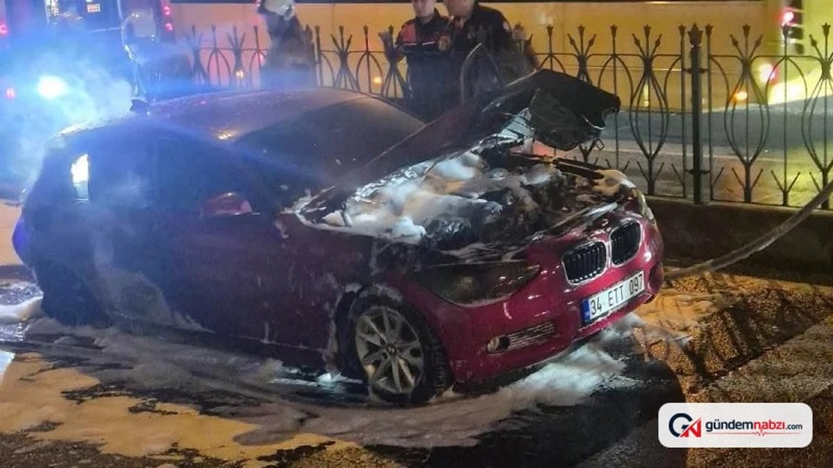 Alevler seyir halindeki aracı sarıp yaktı
