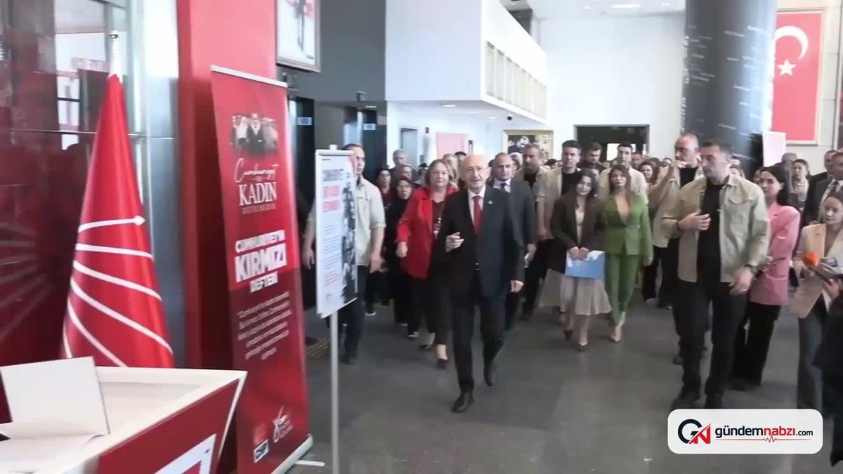 CHP Genel Merkezi'nde 103 kadın sergisi açıldı
