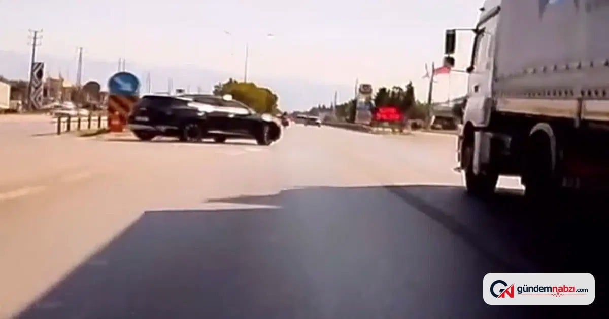Bursa'da cip motosikletle çarpıştı, motorcu tırın altında kalmaktan kurtuldu