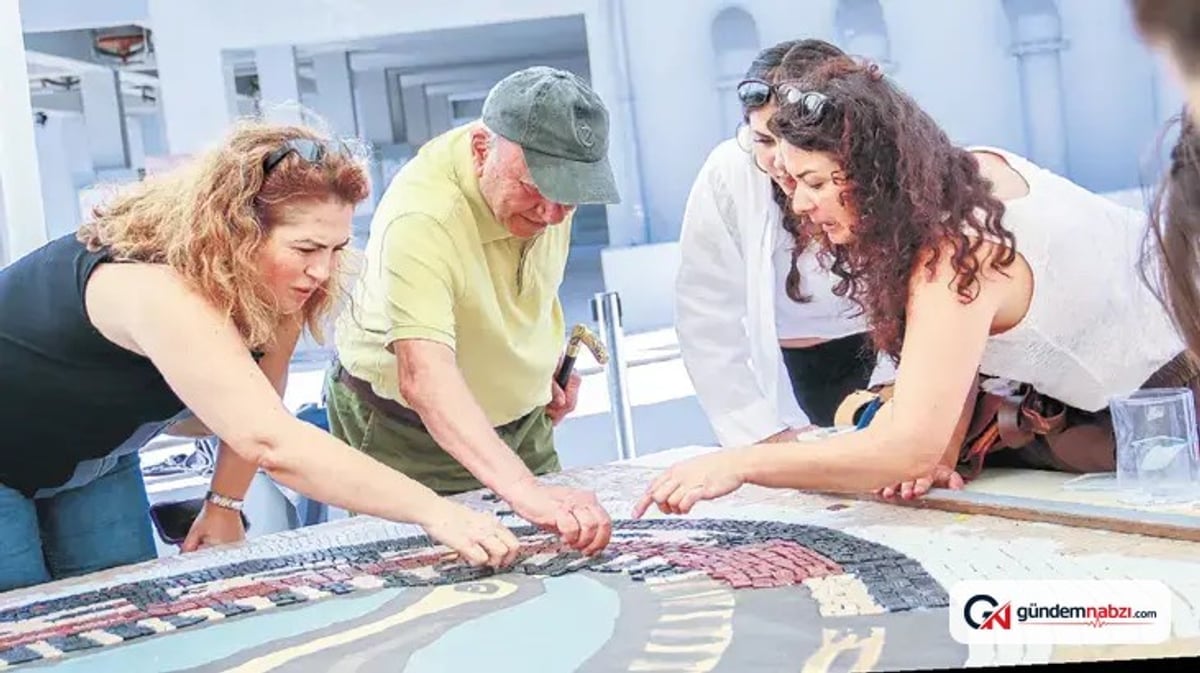 İstanbul'da Bedri Rahmi Eyüboğlu'nun 'Nazar Kuşu' Mozaiği yapıldı