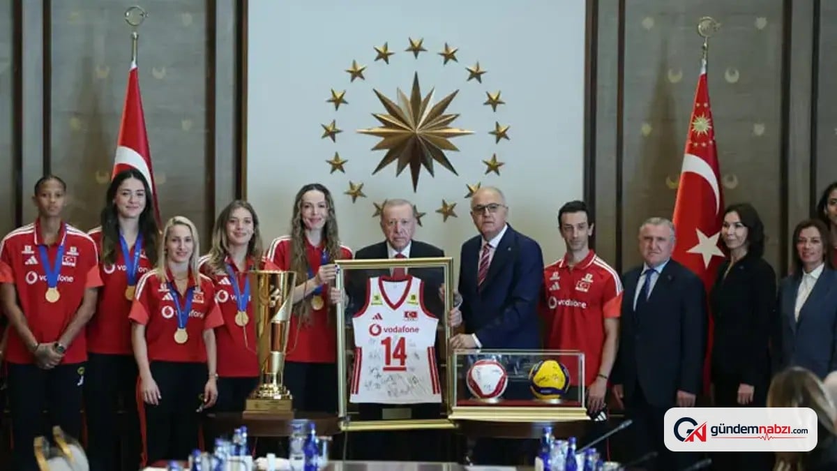 Cumhurbaşkanı Erdoğan, A Milli Kadın Voleybol Takımı'nı kabul etti