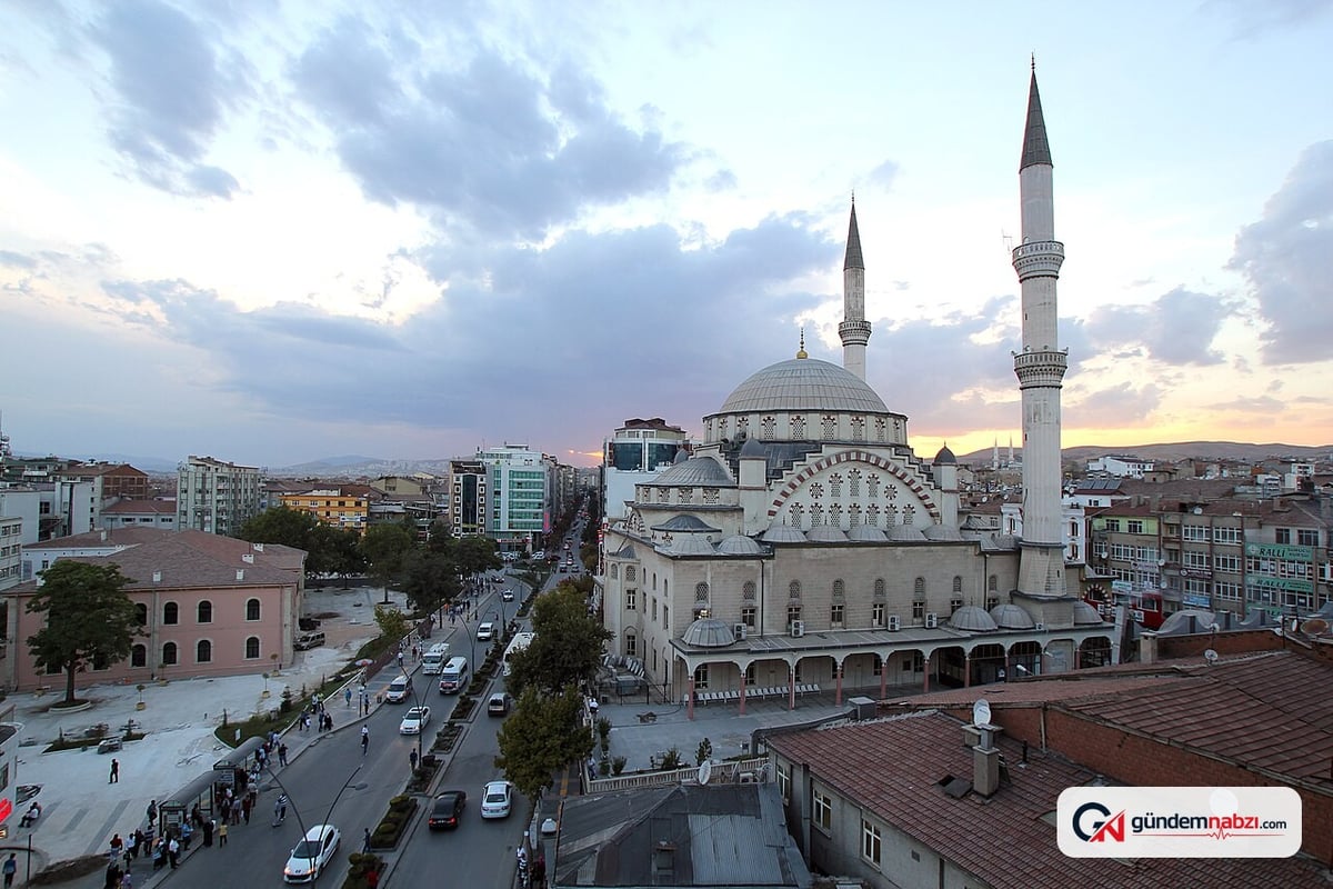 Elazığ'da sağanak ve dolu etkili oldu
