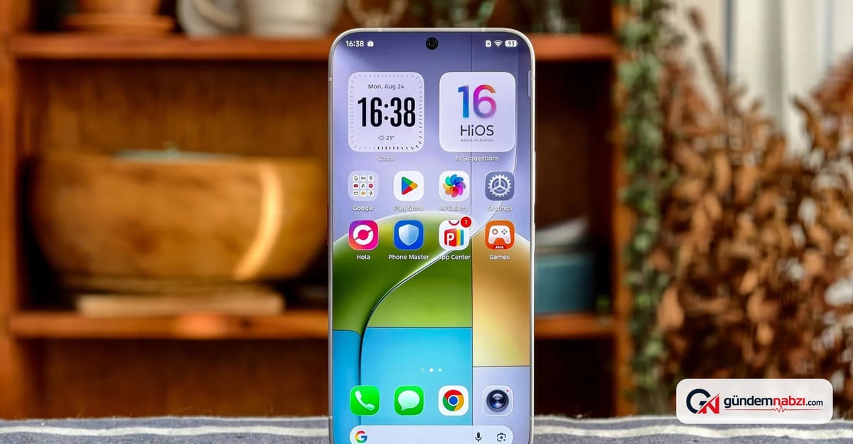 Tecno, çerçevesiz ekrana sahip yeni konsept telefonunu tanıttı