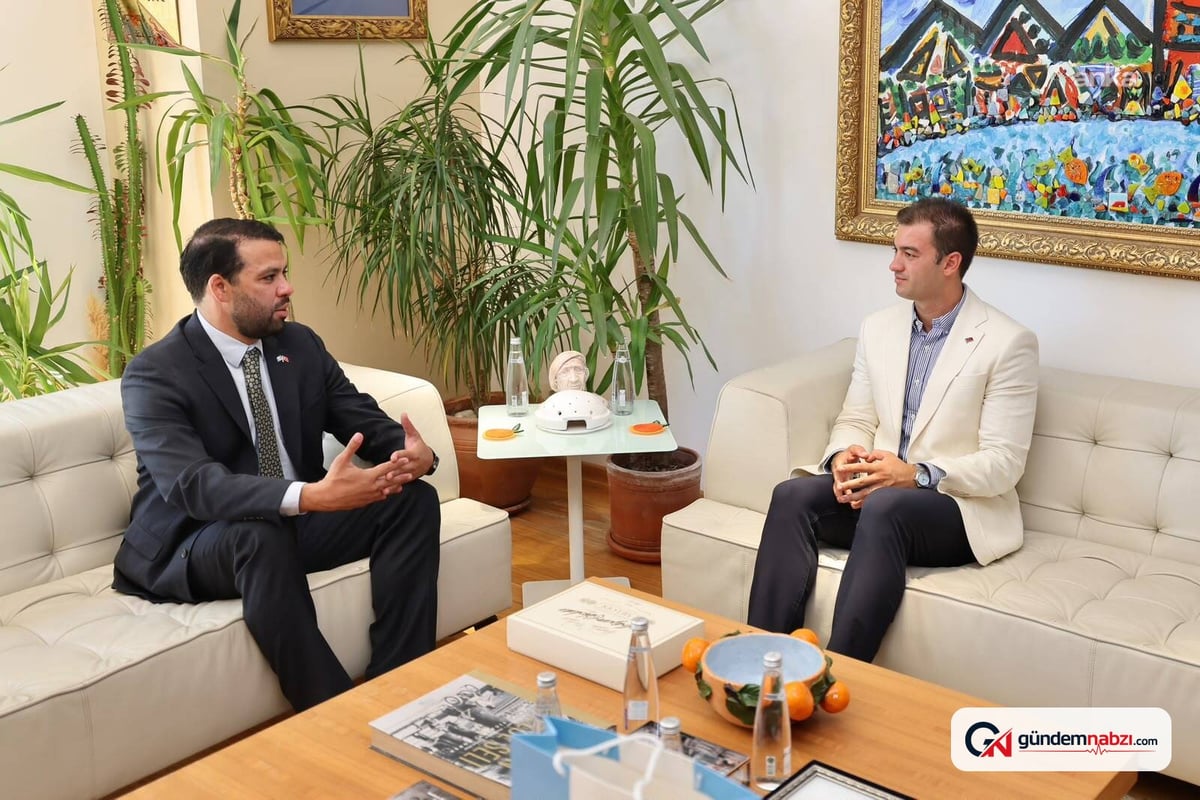 Mandalinci, Guatemala Büyükelçisi Recinos'u ağırladı