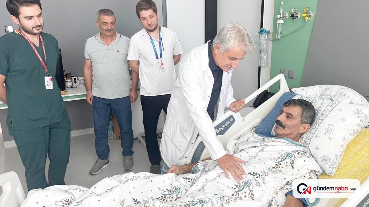Böbreğinden 2,5 kiloluk kitle alındı
