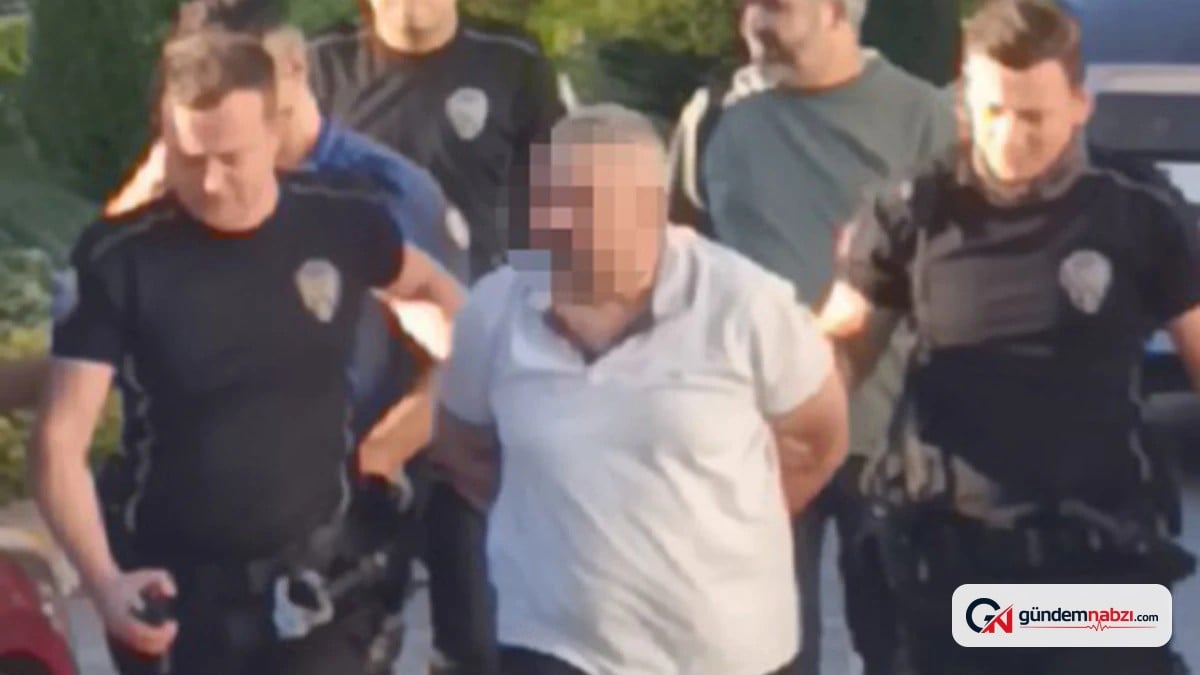 Kastamonu Belediyesi önünde kılıçla bekleyen kişi gözaltına alındı