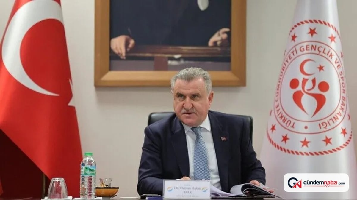 Bakan Bak, Akdeniz Oyunları'nda 111 madalya kazanan milli sporcuları tebrik etti