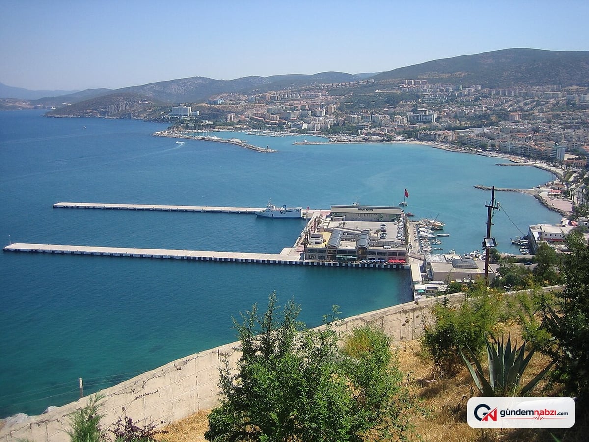 Aydın'a iki kruvaziyerle 7 bin 818 turist geldi