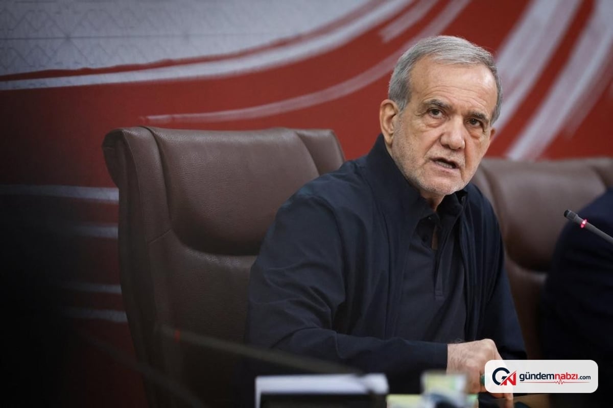 İran'da yasaklı muhalif grubun bayrağını taşıyan kişiler gözaltına alındı