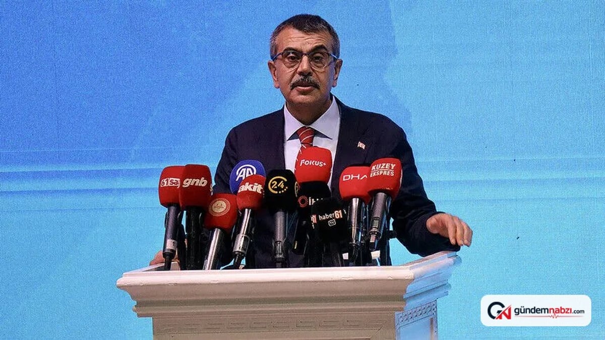 Bakan Tekin: Okullarda demokrasi ve insan hakları etkinlikleri yapılacak