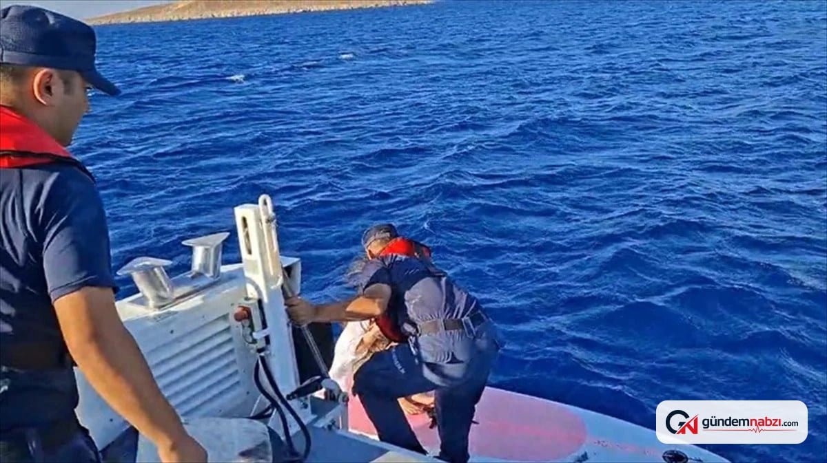Datça açıklarında kürek sörfü yapan 2 kişi kurtarıldı