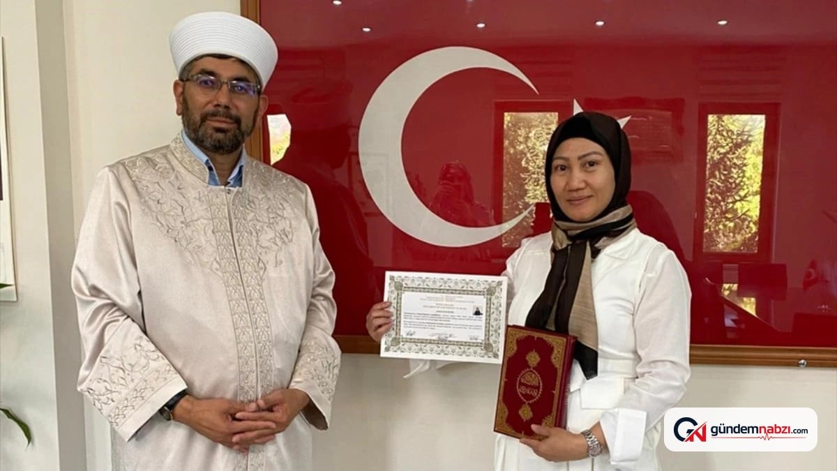 Kayseri'de Filipinli kadın Müslüman oldu