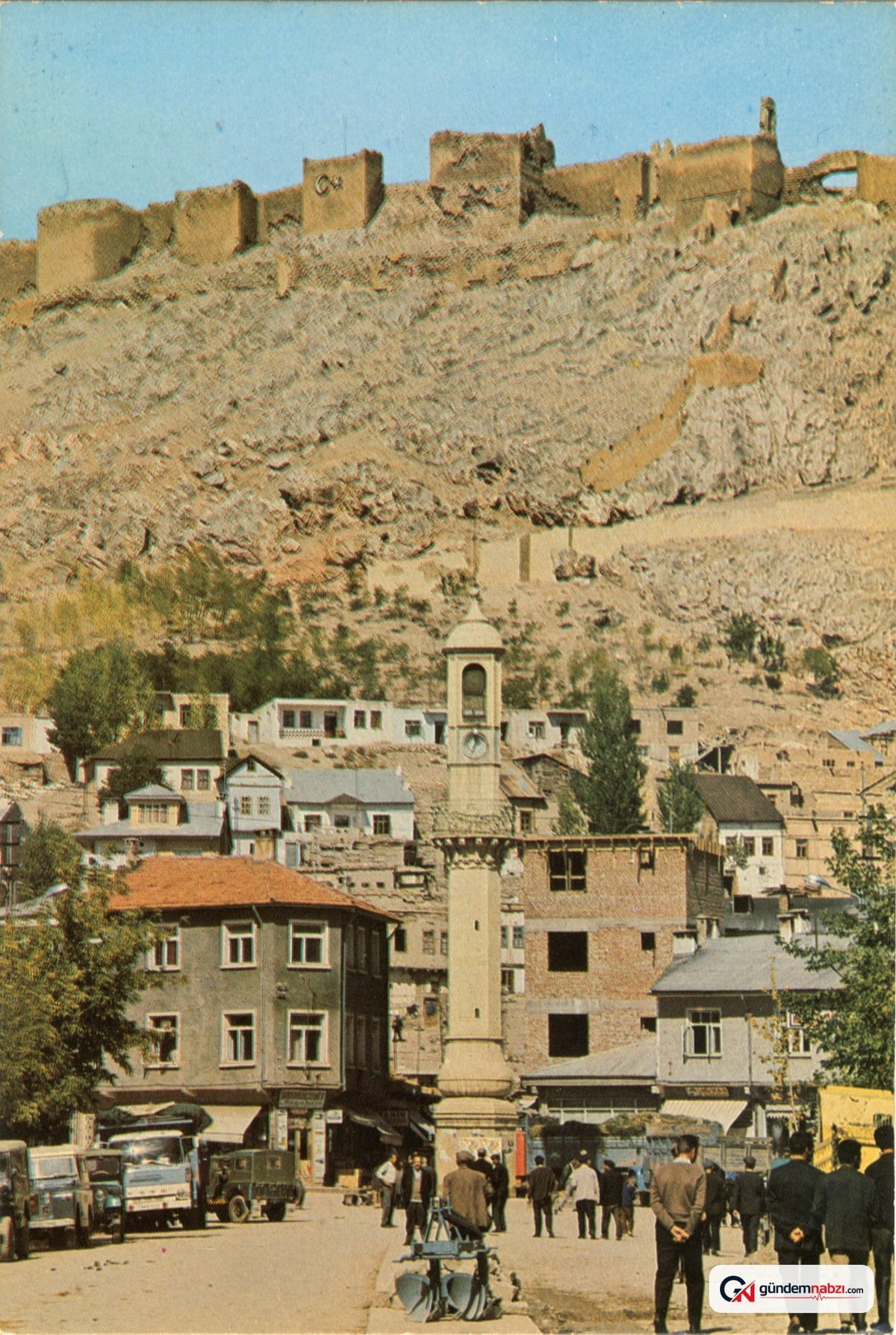 Bayburt'ta sahte oto yedek parça ilanıyla dolandırıcılık yapan şüpheli tutuklandı