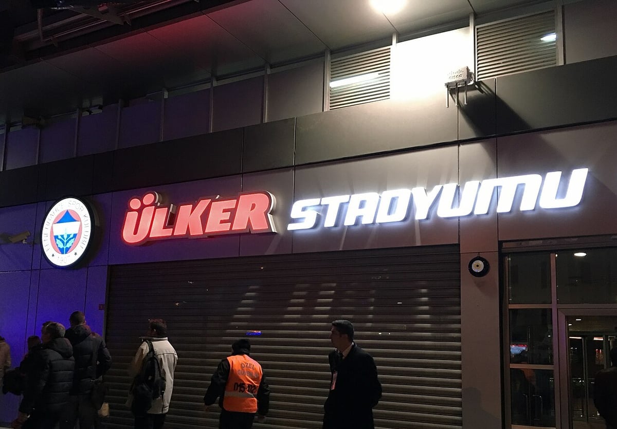 Futbol tribünlerinde alkol sorunu tartışılıyor