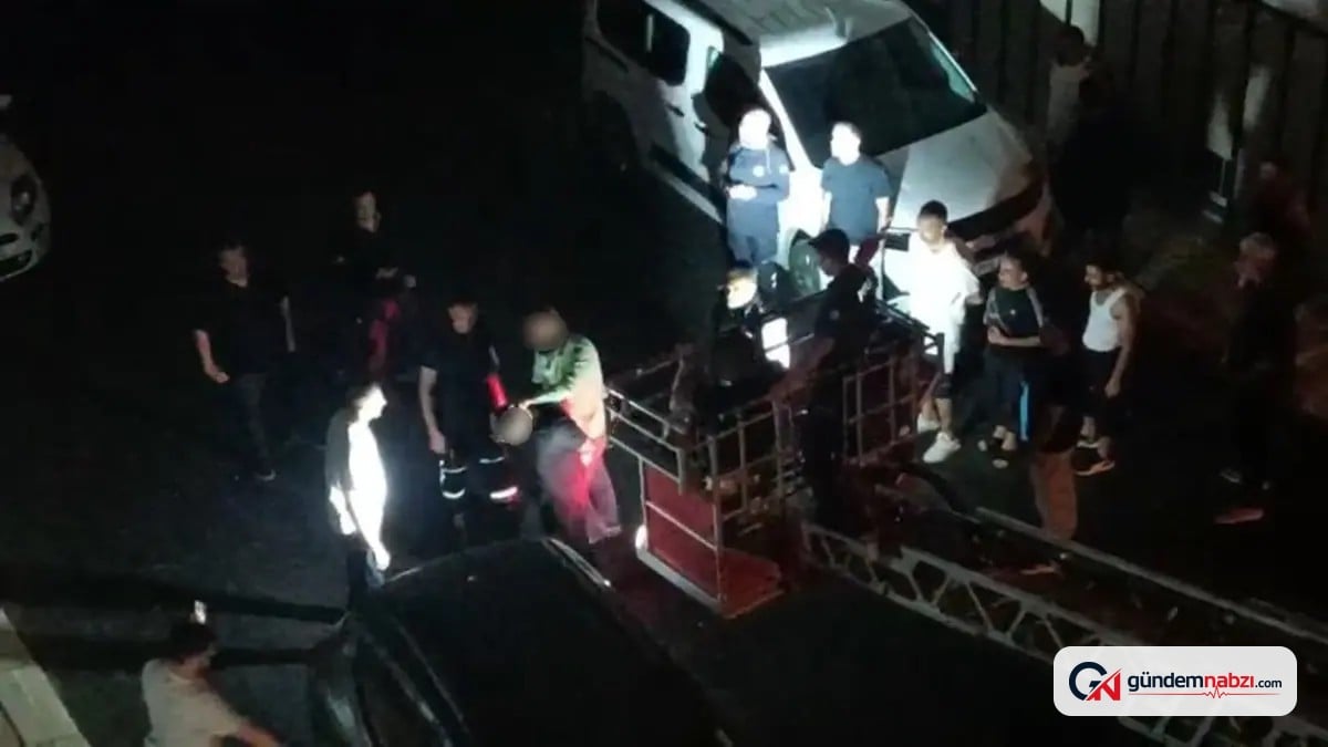 Elazığ'da çatıda saklanan şüpheli itfaiye merdiveniyle yakalandı