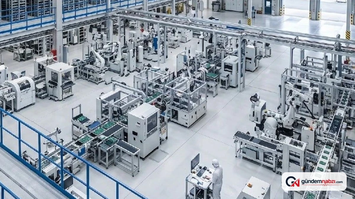 Telefon devi yeni modelinin üretimini yavaşlattı
