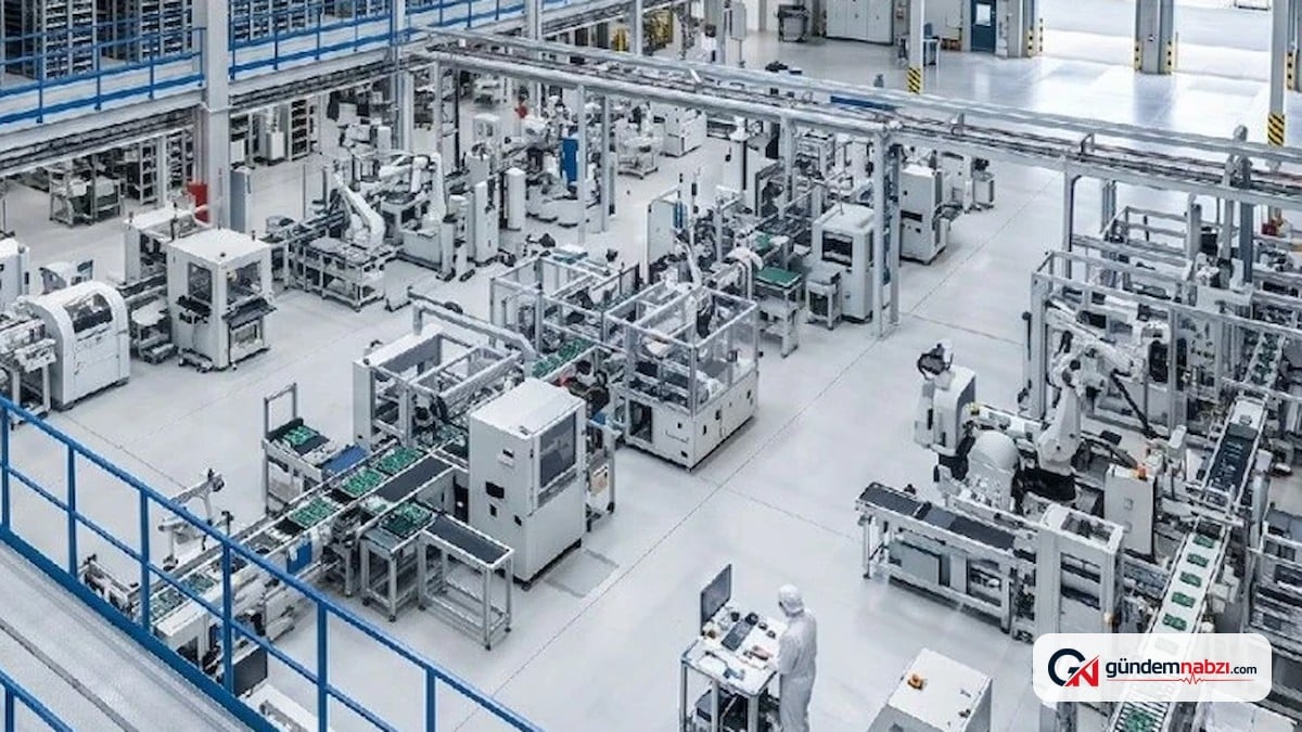 Telefon devi yeni modelinin üretimini yavaşlattı