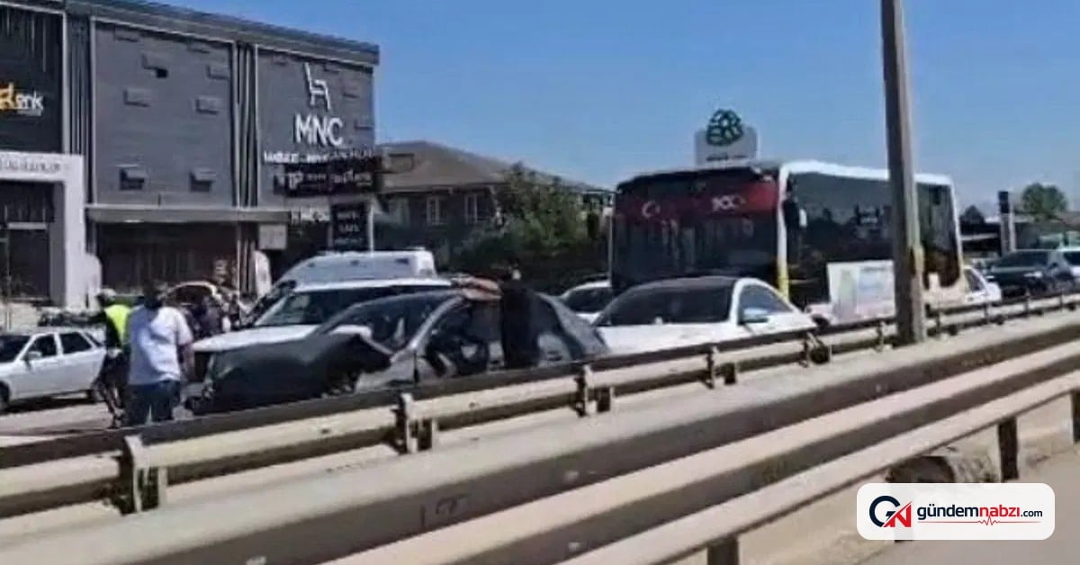 Bursa İnegöl'de zincirleme kazada 7 yaşındaki çocuk yaralandı