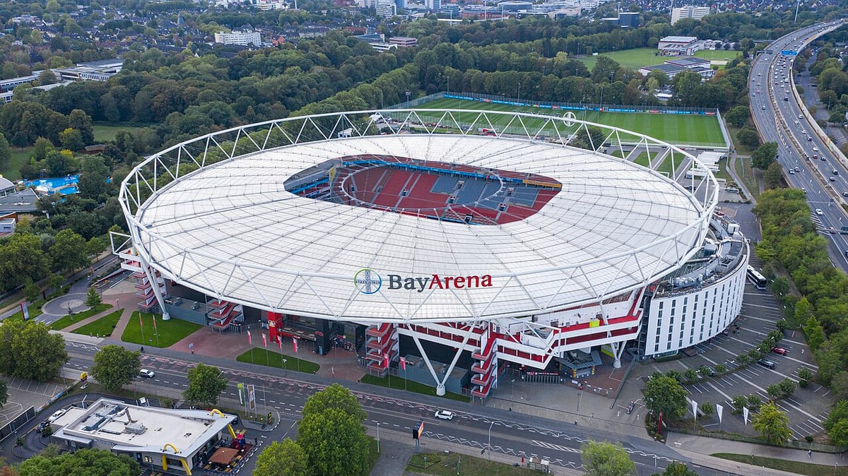 Bayer Leverkusen, Malik Tillman için gelen 45 milyon euroluk teklifi reddetti