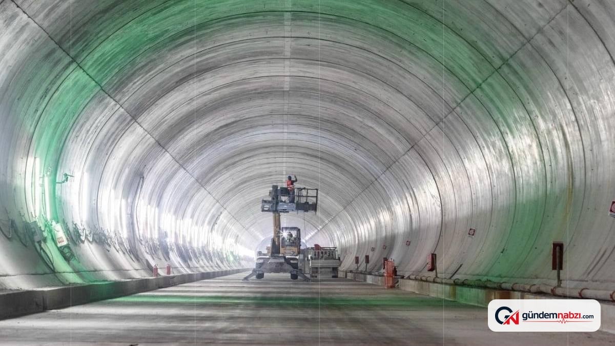 Alpler'in altındaki tünel birleşti: Yolculuk 25 dakikaya düşecek