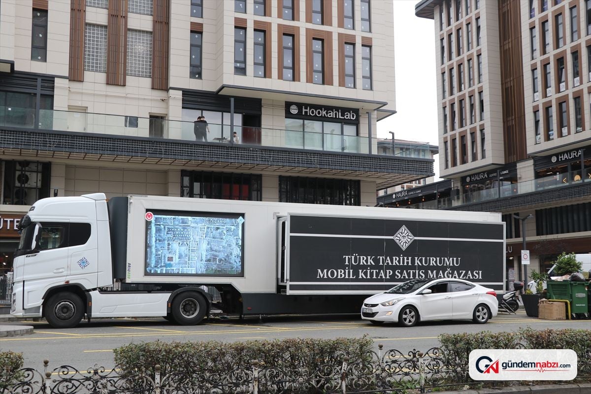 Türk tarih kurumunun mobil kitap satış mağazası Rize'de