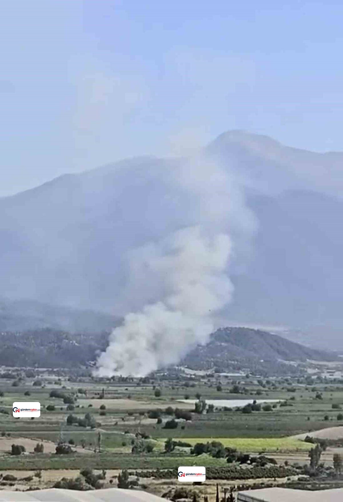 Denizli'de ormanlık alan yakınında arazi yangını çıktı