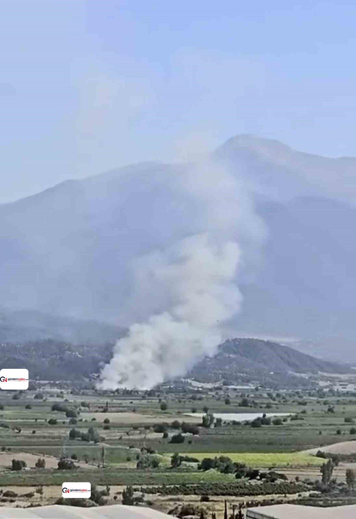 Denizli'de ormanlık alan yakınında arazi yangını çıktı