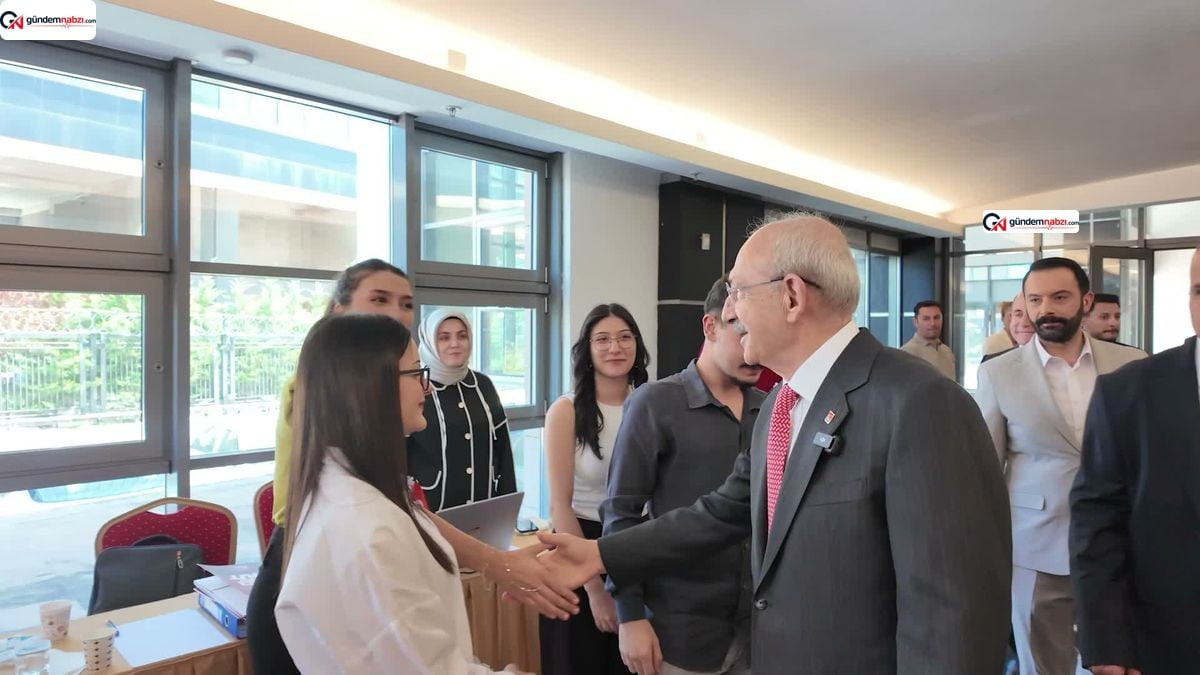 Kemal Kılıçdaroğlu'ndan Üniversite Tercih merkezi'ne ziyaret