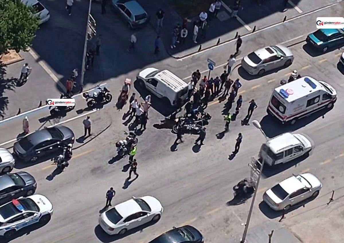 Gaziantep'te hafif ticari araca çarpan motosikletli 2 polis yaralandi