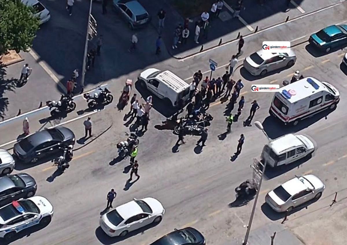 Gaziantep'te hafif ticari araca çarpan motosikletli 2 polis yaralandi