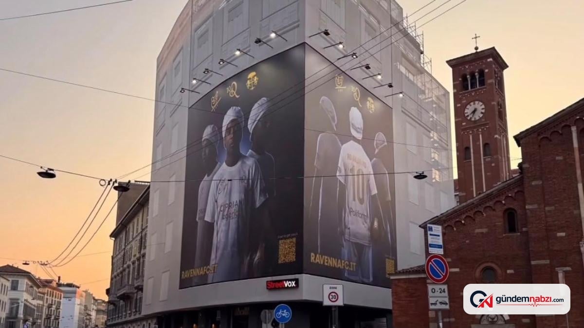 Ronaldinho için Milano'da dev afişler asıldı