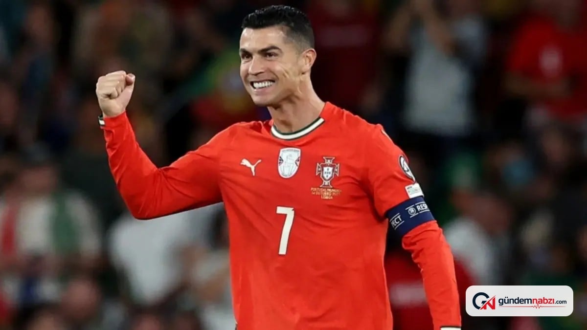 Cristiano Ronaldo oğluyla kas yarışına girdi