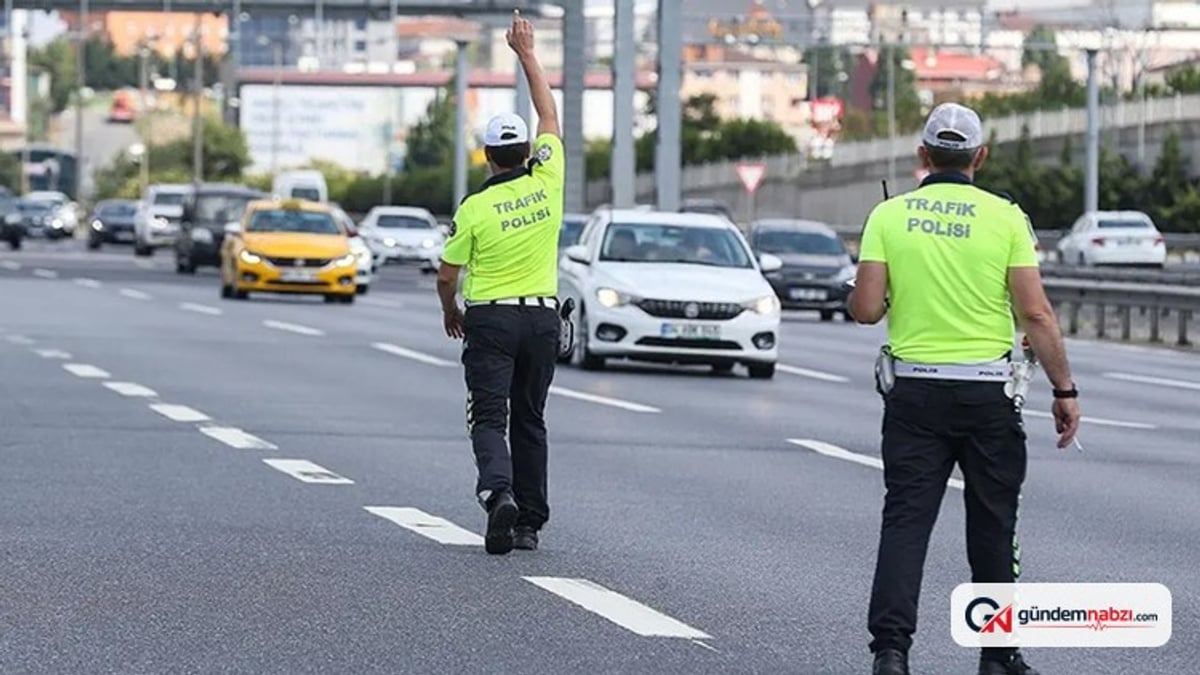 Bayram dönüşünde İstanbul ve otoyollarda yoğunluk oluştu
