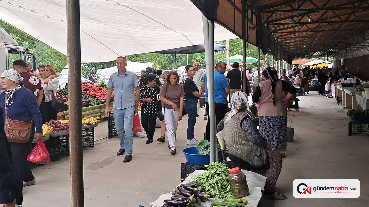 Artvin'de pazarcılar ve vatandaşlar geçim sıkıntısını anlattı