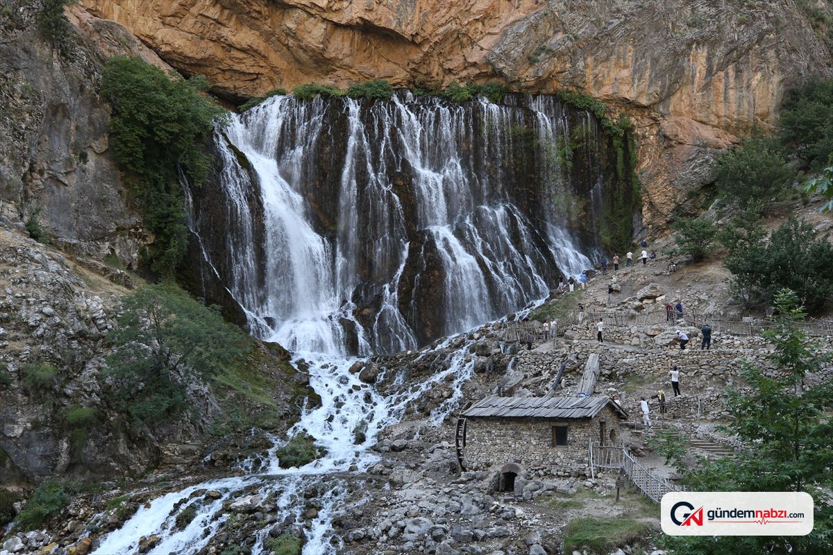 Kayseri'deki asırlık değirmen turistlerin akınına uğruyor