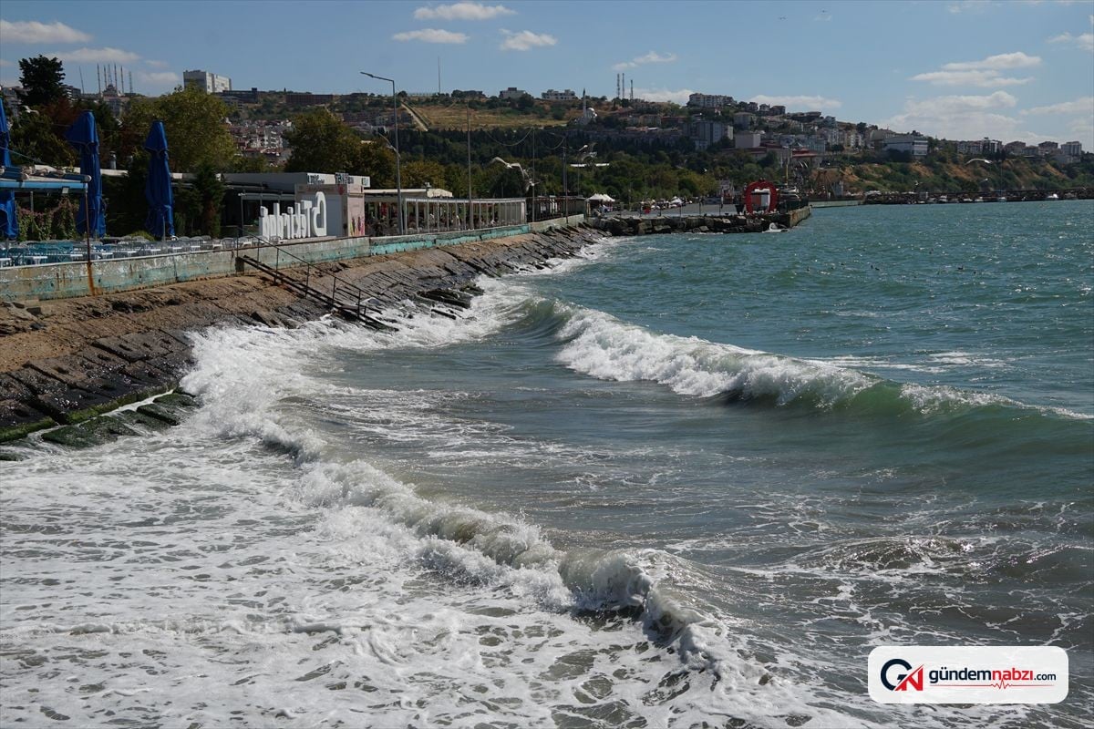 Tekirdağ'da poyraz deniz ulaşımını aksattı