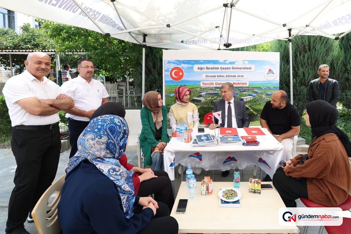 Rektör İlhami Gülçin'den Ağrı'da adaylara tercih rehberliği