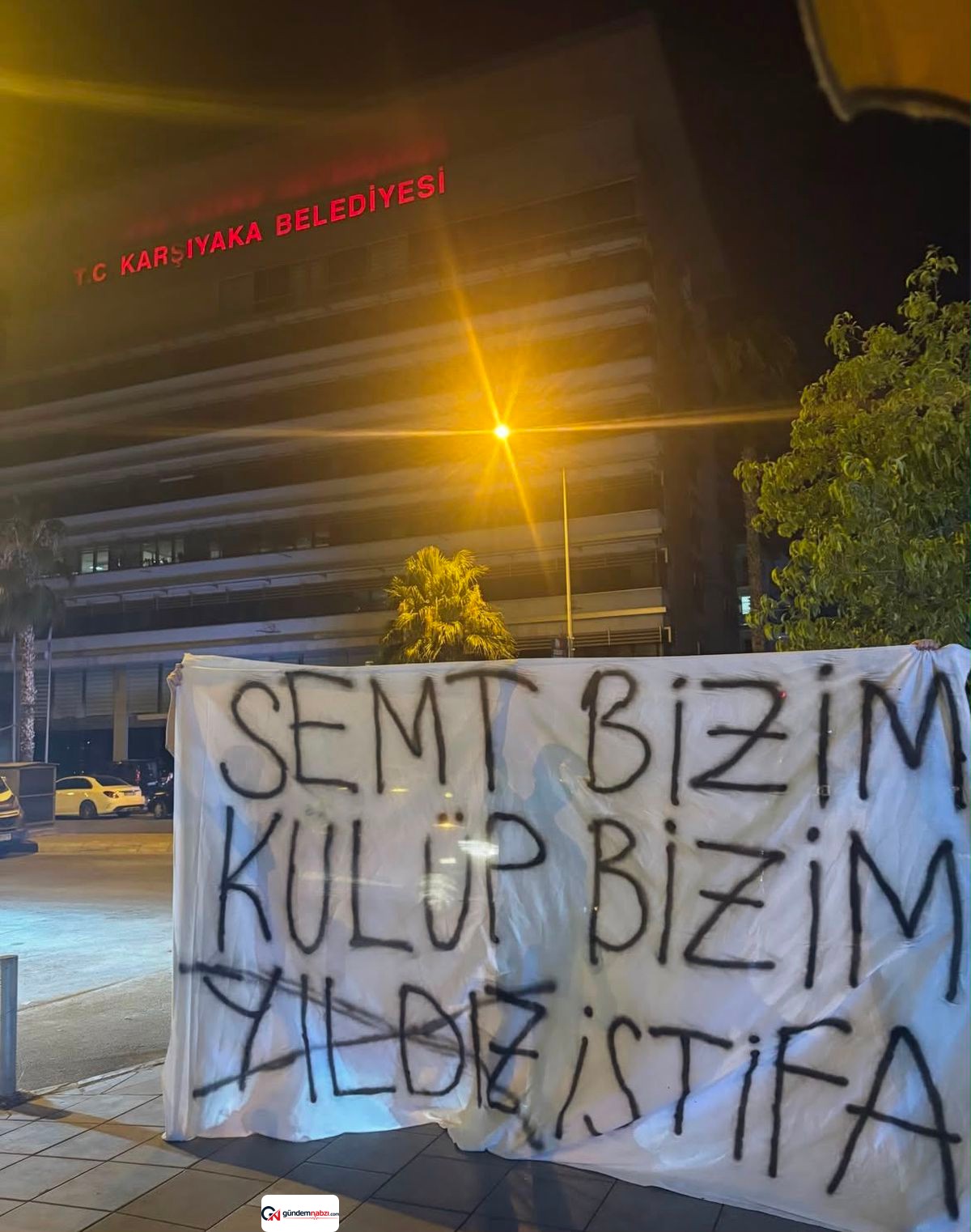 İzmir'de Karşıyaka belediyesi ile spor kulübü arasında salon krizi
