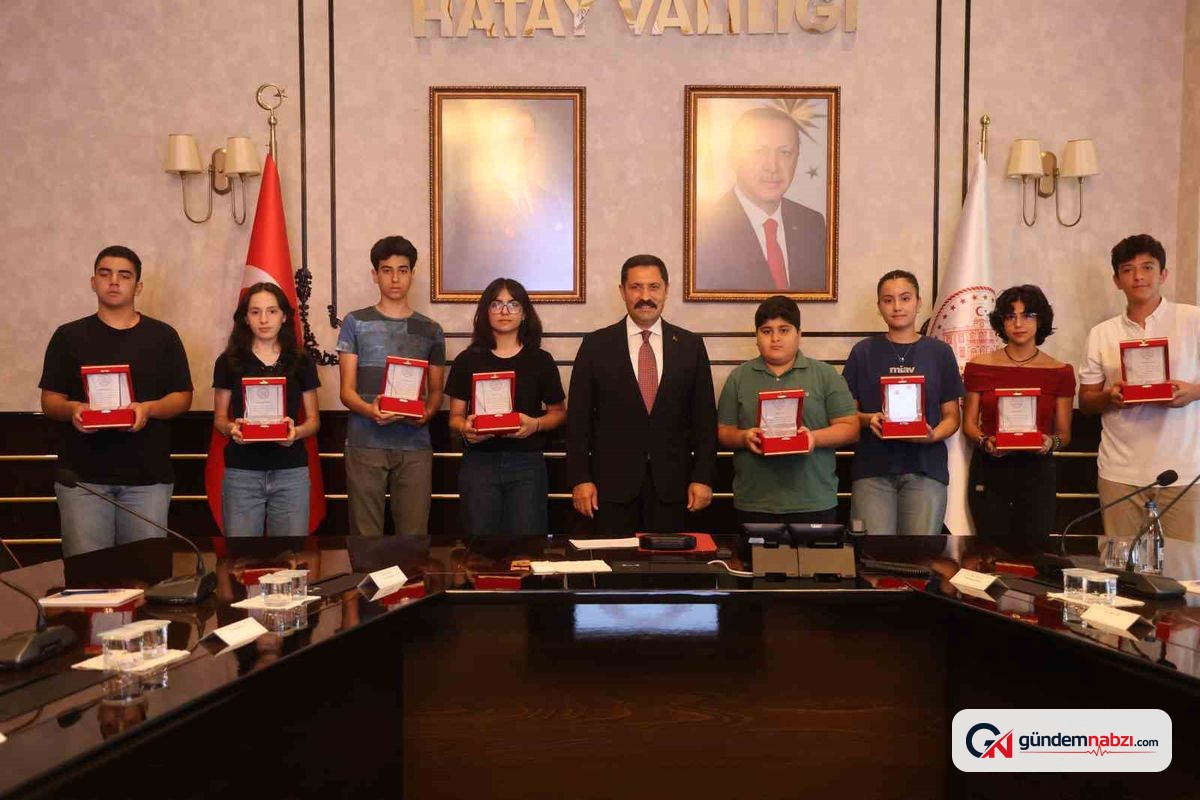 Hatay'da başarılı öğrenciler Vali Masatlı ile bir araya geldi
