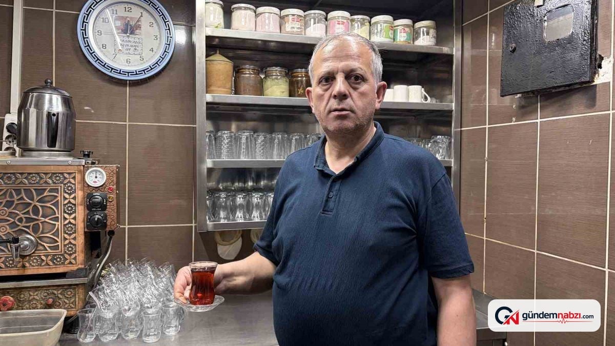 Kayseri'de 4 metrekarelik dükkanda 43 yıldır çay demliyor