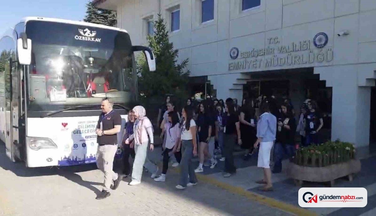 Eskişehirli 35 öğrenci Kocaeli'de bilim kampına katıldı
