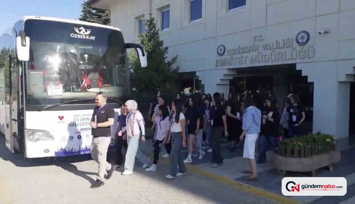 Eskişehirli 35 öğrenci Kocaeli'de bilim kampına katıldı