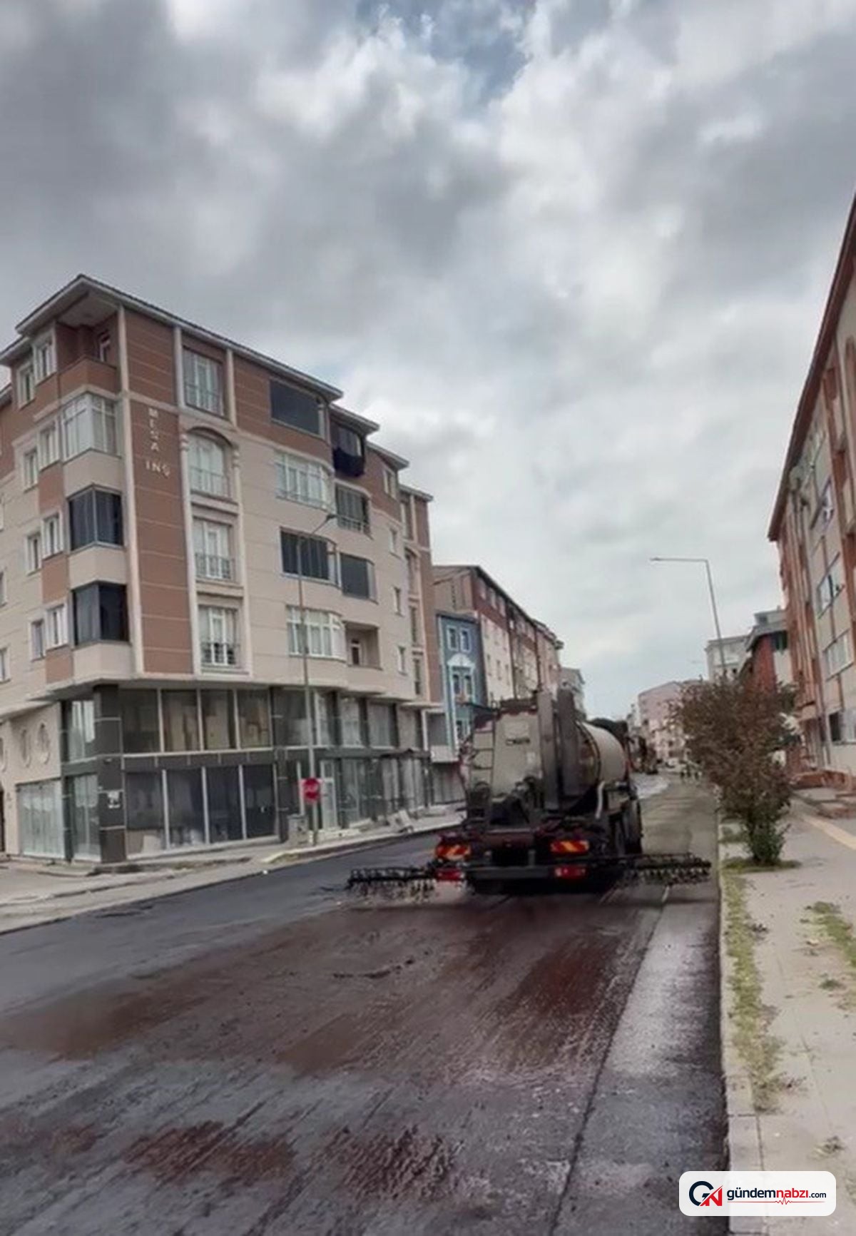 Kars'ta cadde yenileme çalışmaları hız kesmeden sürüyor